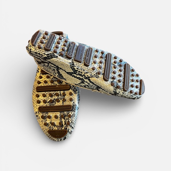 Cole Haan Women's Black and Cream Snakeskin Flats - Picture 4 of 7